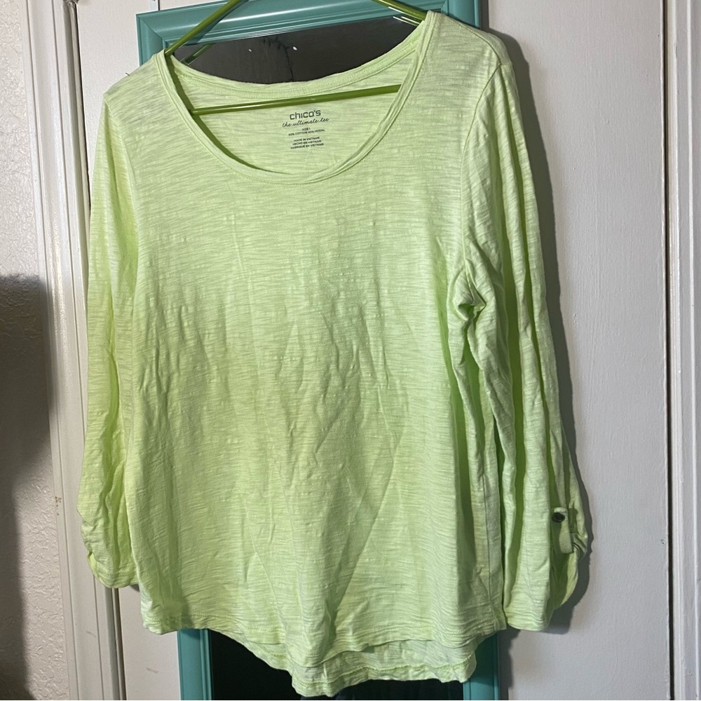 Chico’s size 1 Sz M The Ultimate Tee‎ Lime Green Roll Tab Cotton Modal Capsule